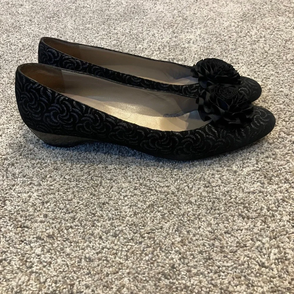 VTG Salvatore Ferragamo Black Silver Swirl Flower Wedge Pumps 7.5 AAAA Narrow